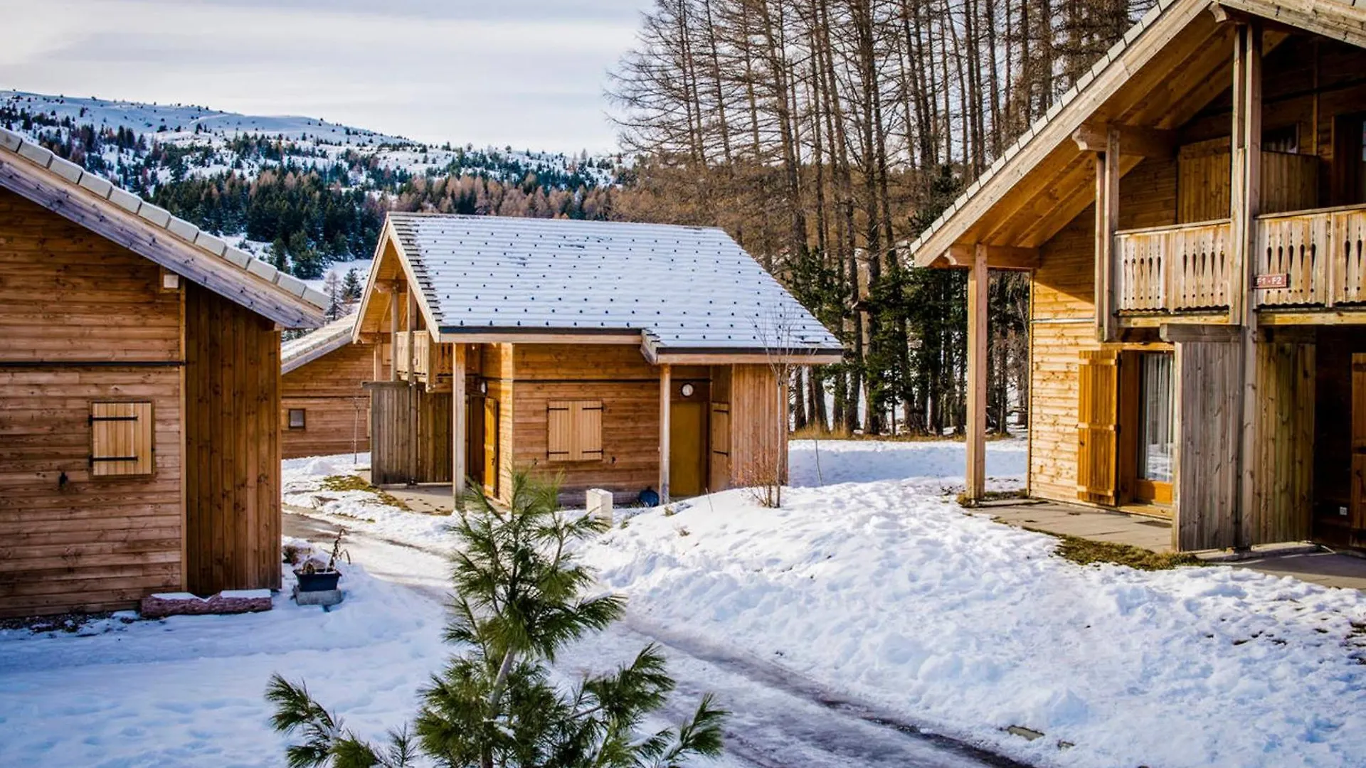 Chalet Mitoyen Duplex 3 Pieces, 6 Personnes, Residence Le Hameau Du Puy, Superdevoluy - Fr-1-504-465 France